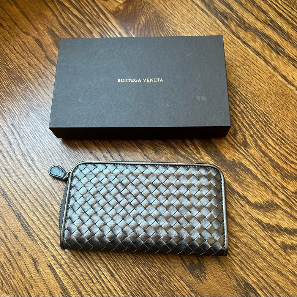 NWT Bottega Veneta Intrecciato Leather Zip Wallet